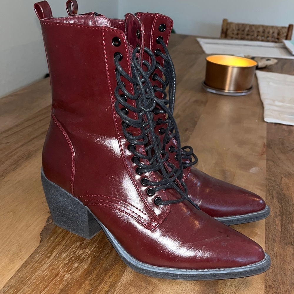 Pointy burgundy color boots